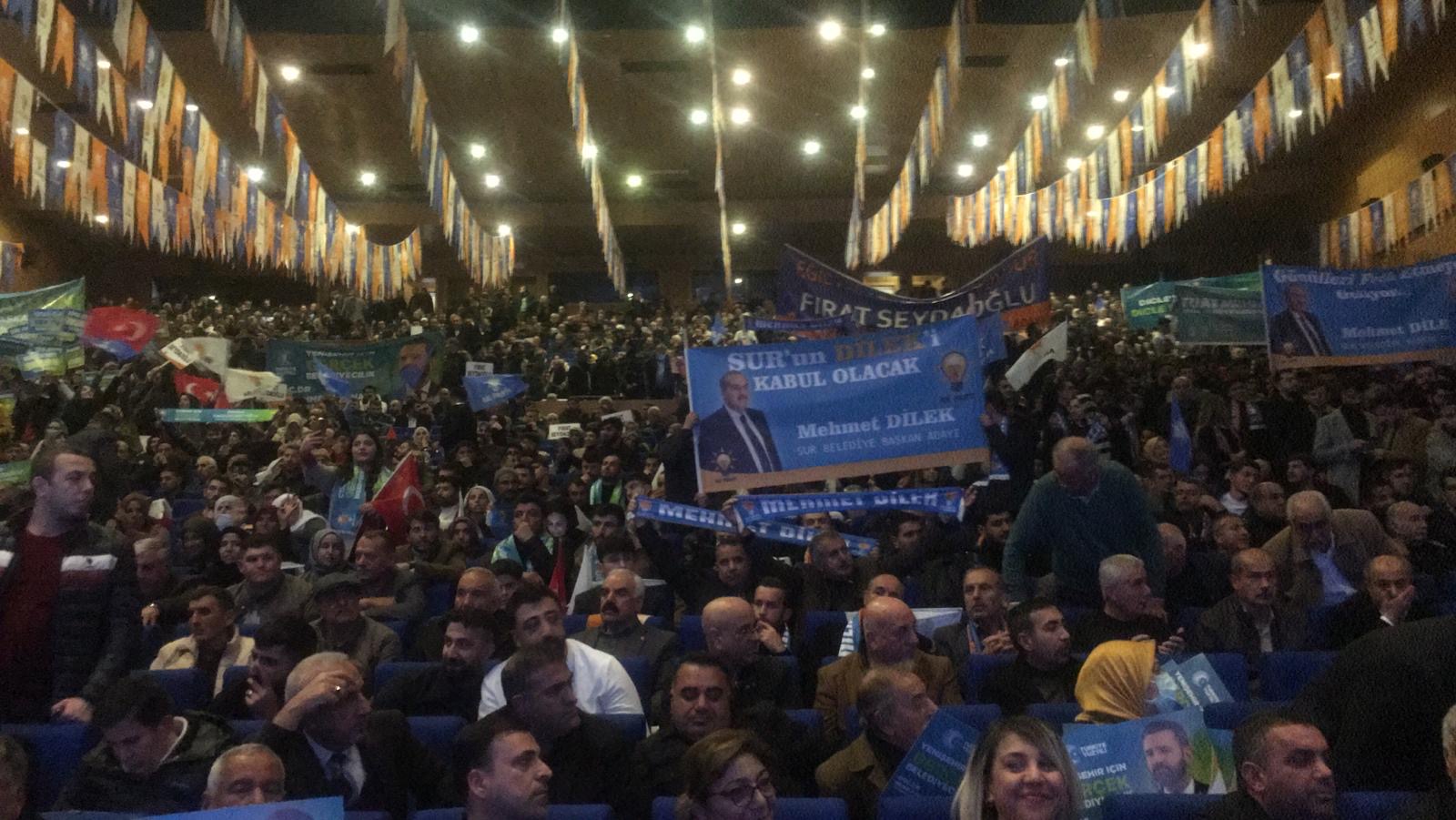 Ak parti Başkan adayları tanıtıyor