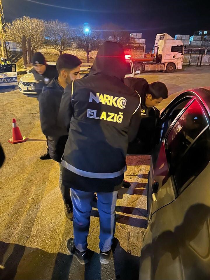 Kesinleşmiş hapis cezası bulunan 8 kişi yakalandı