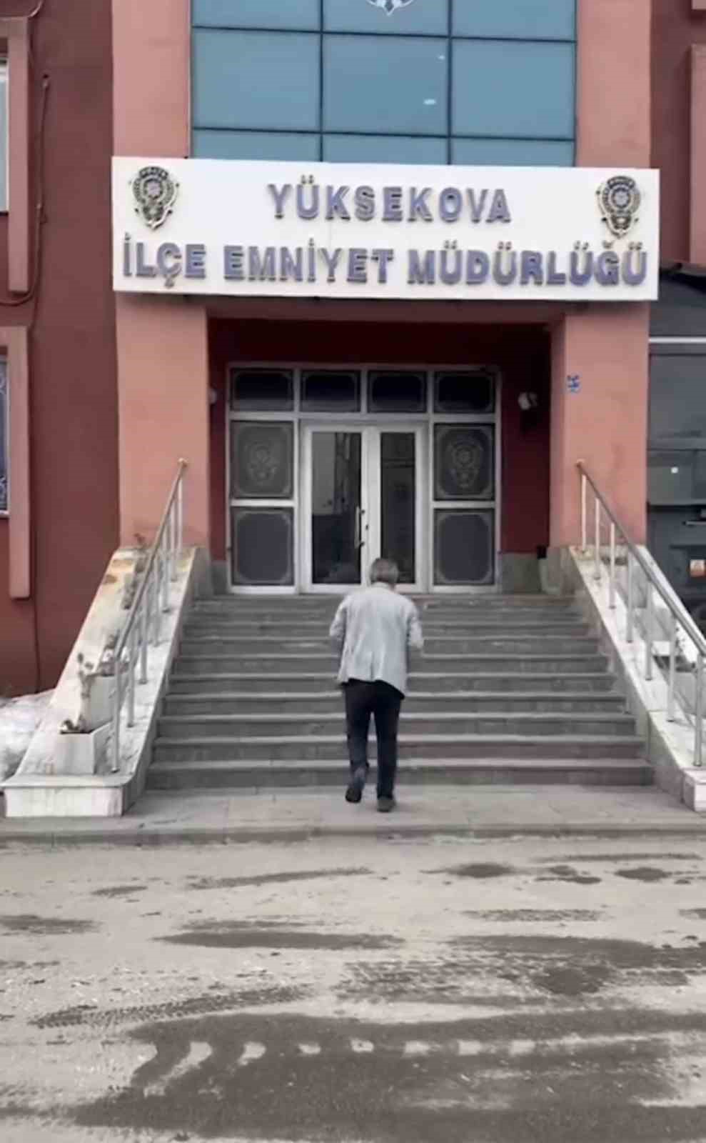 Dolandırılmaktan son anda kurtuldu