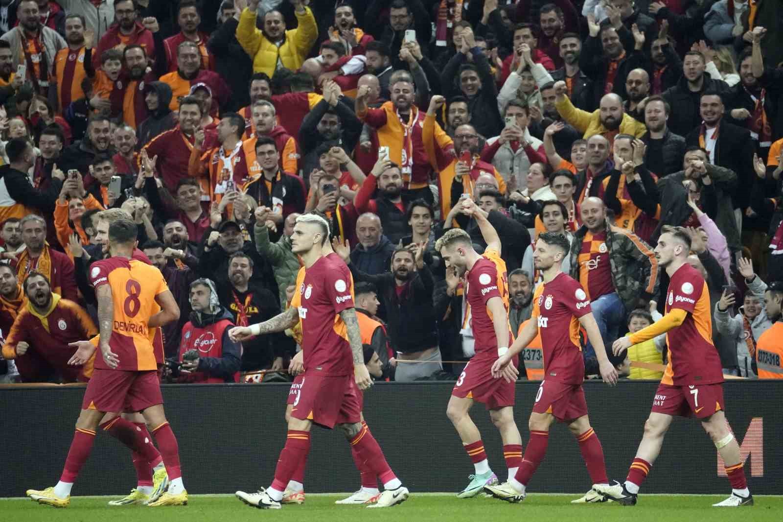 Galatasaray ligdeki yenilmezliğini korudu