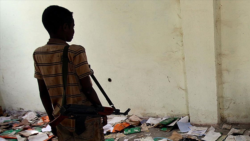 Savaşın ortasında kalan çocuk askerler