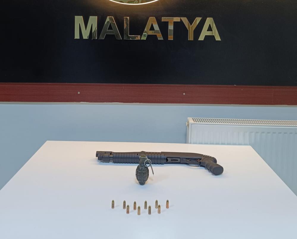 Evde el bombası bulundu