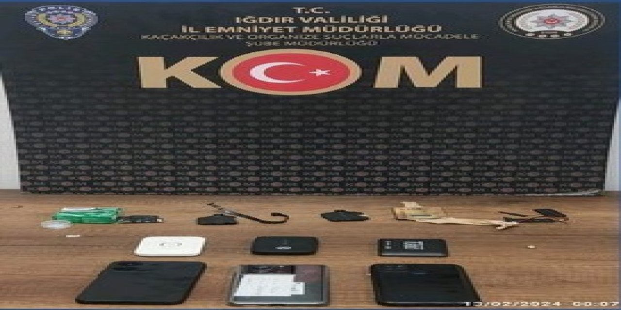 Ehliyet sınavında kopya düzeneği ele geçirildi