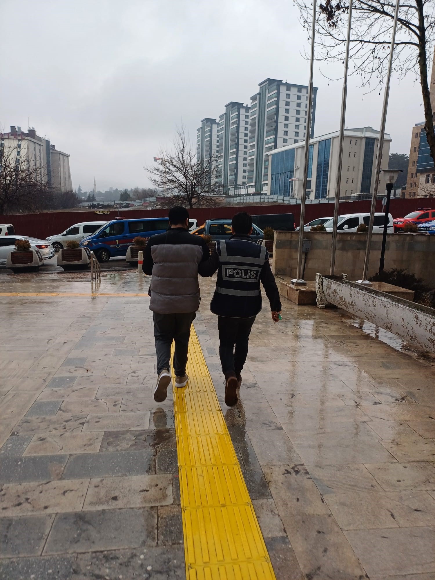 Hapis cezası bulunan 14 kişi yakalandı