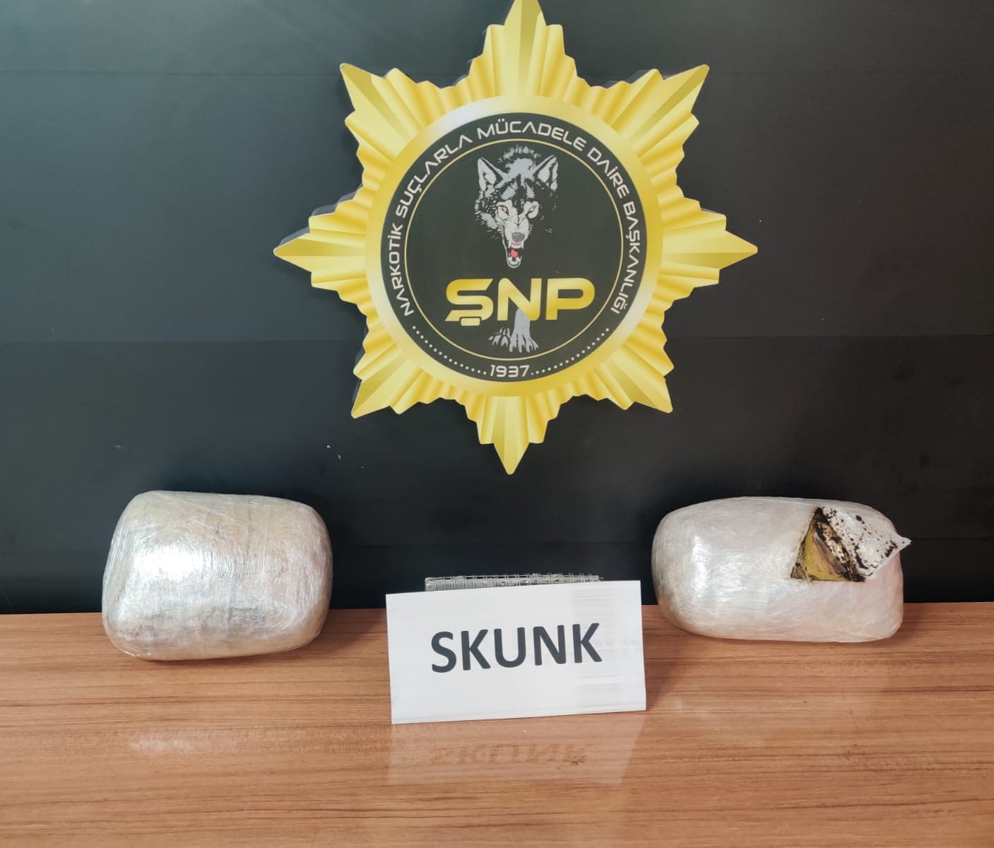 4 kilogram skunk ele geçirildi