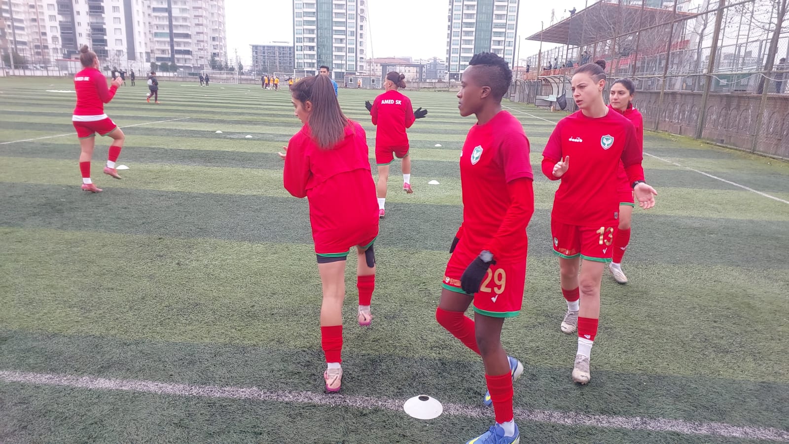 VİDEO - Amedspor kadın takımı Galatasaray için sahada