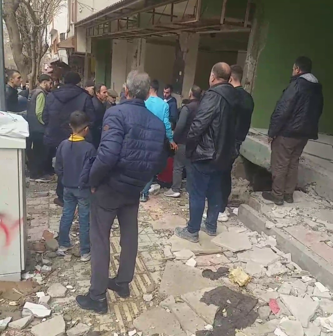 Su kuyusuna düşen çocuk kurtarıldı