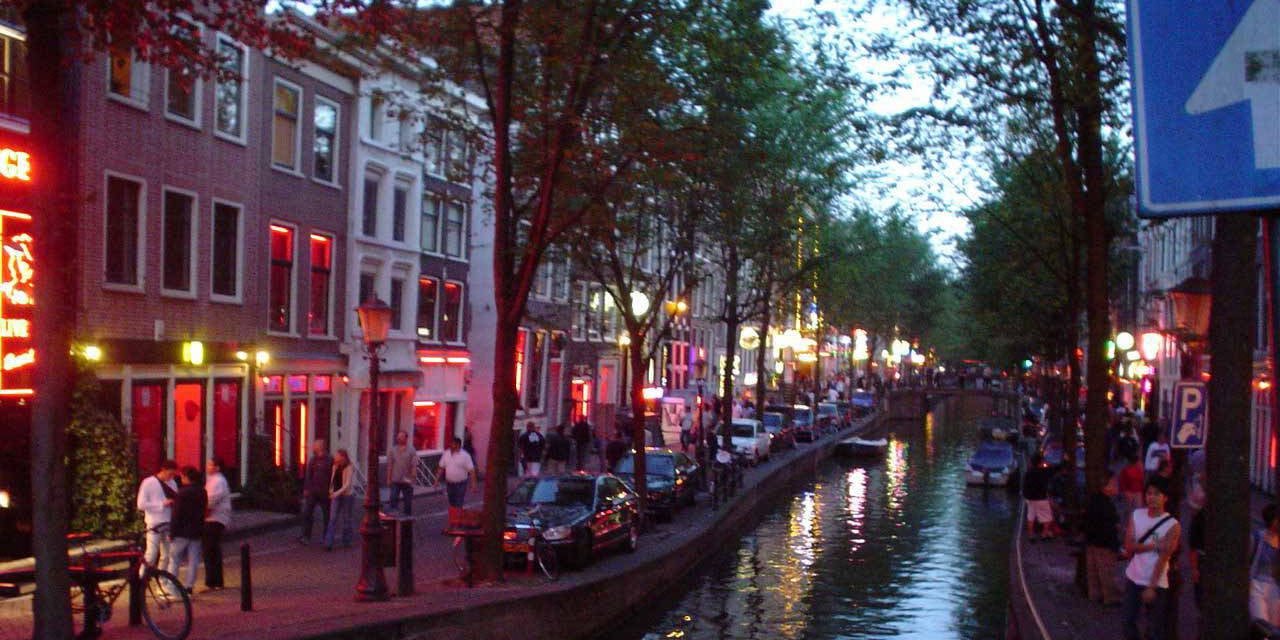 Amsterdam Belediyesi’nden 'seks işçileri' kararı