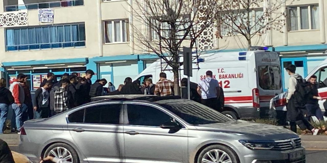 Diyarbakır’da yolun karşısına geçmeye çalışan yurttaşa araç çarptı