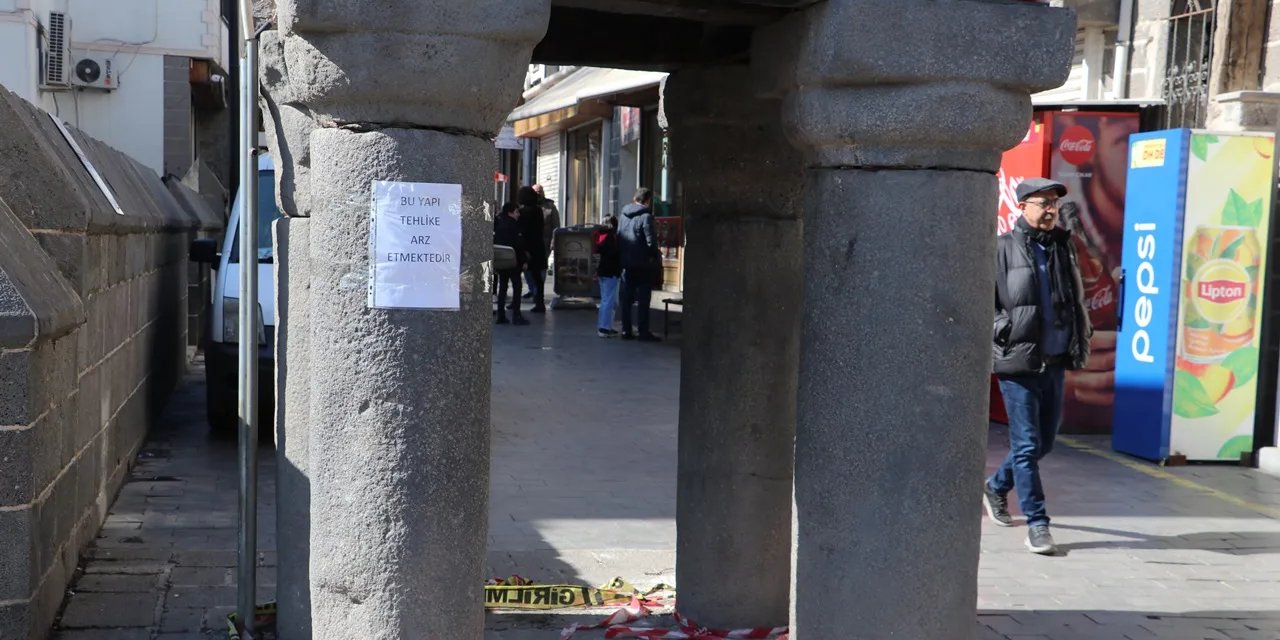 Depremde hasar gören Dört Ayaklı Minare nihayet restore ediliyor