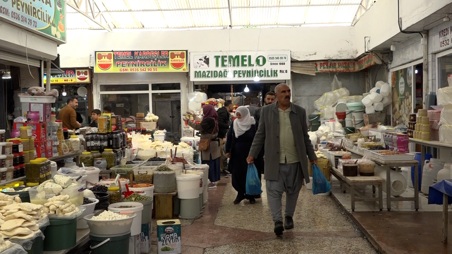 VİDEO-Diyarbakır peynirci çarşısında Ramazan isyanı!