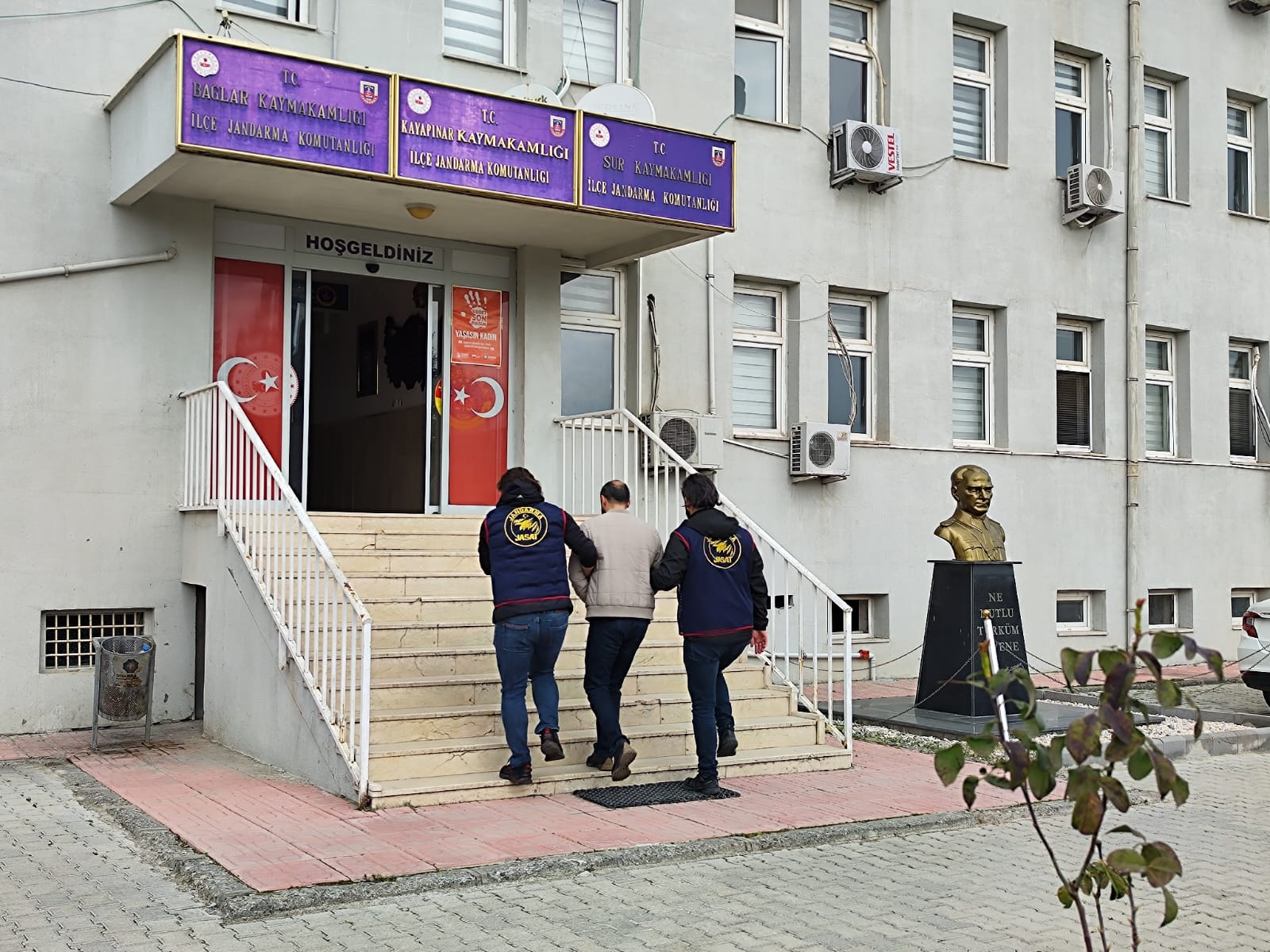 Diyarbakır’da nitelikli suçlardan aranan 8 kişi yakalandı