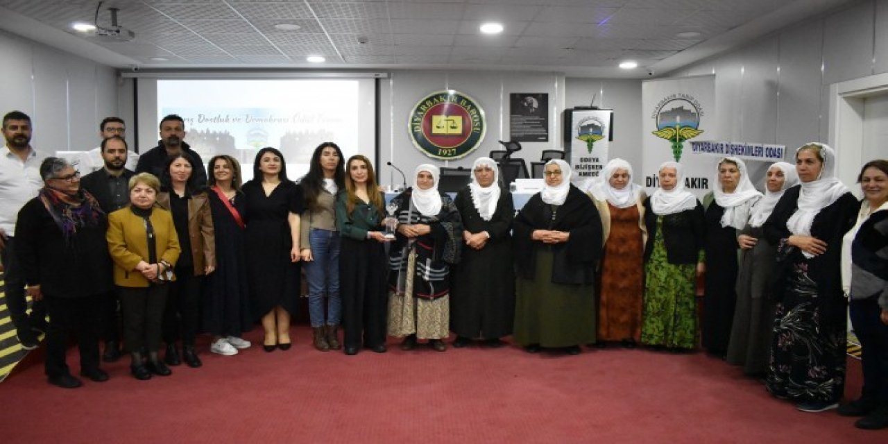 Diyarbakır Tabip Odası’ndan Cumartesi Anneleri’ne ödül