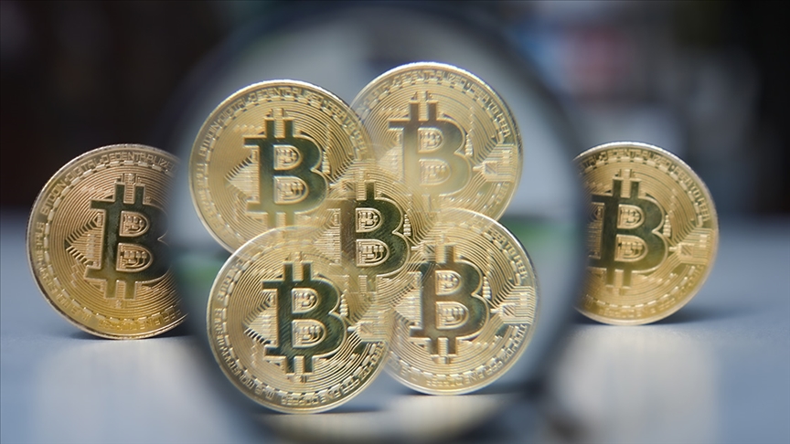 Bitcoin'in 71 bin doları aştı, rekor kırdı