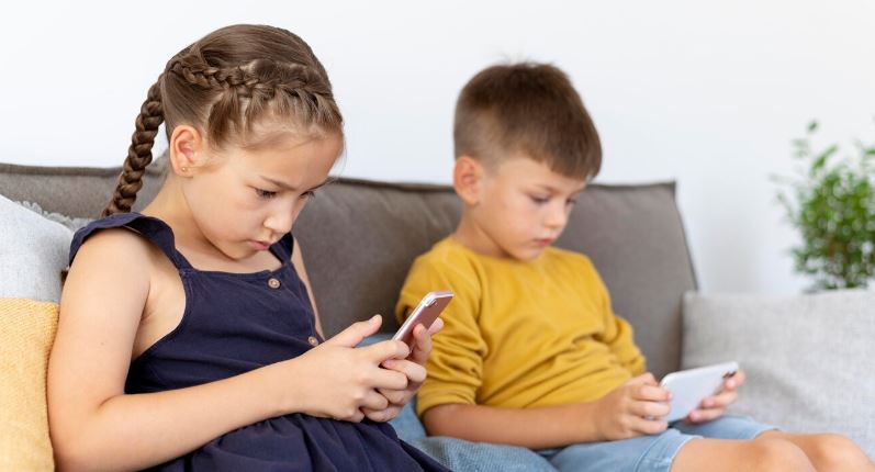 Cep telefonu kullanımının çocuklara zararları