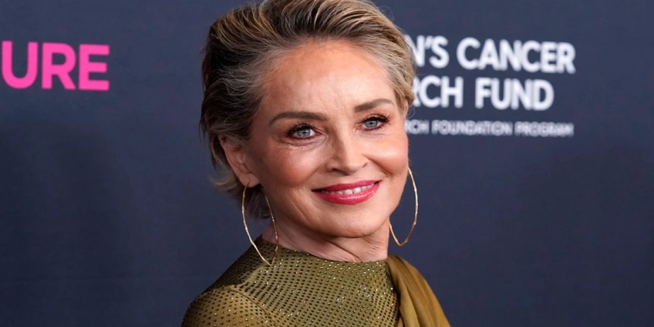 Stone, kendisini cinsel birlikteliğe zorladığı rol arkadaşını açıkladı