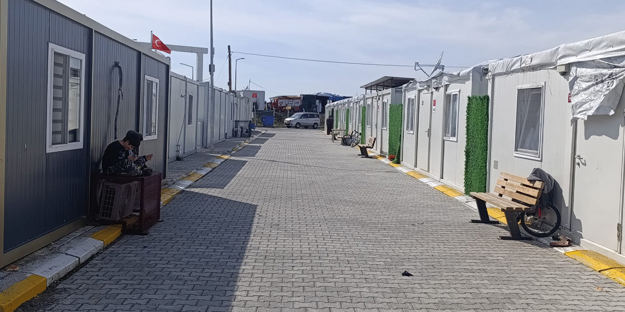 VİDEO - Diyarbakır'da 2 bin depremzede, Ramazan’ı konteynerde geçiriyor