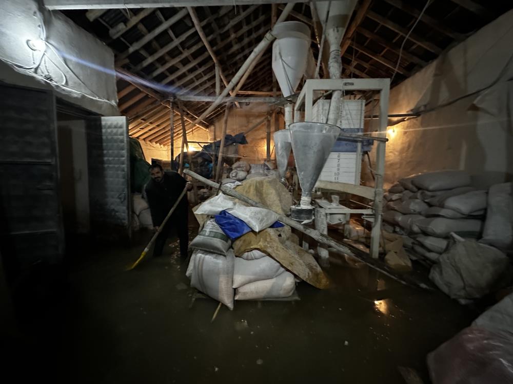 Un değirmeni sular altında kaldı