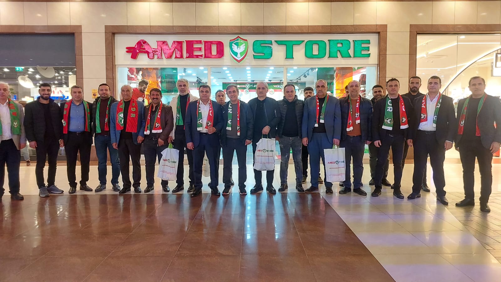 VİDEO - Amedspor'a, Erzincan maçı öncesi esnaf desteği