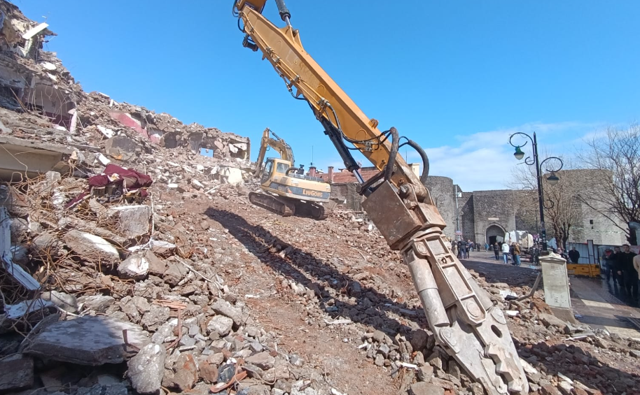 Diyarbakır’da Kapatılan O Cadde Salı günü açılıyor