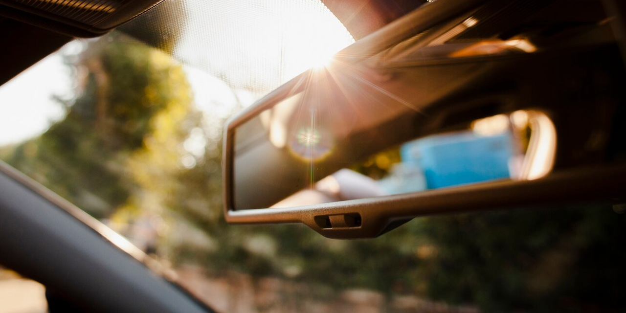 Arabalarda dikiz aynasındaki çıkıntı meğer bu işe yarıyormuş!