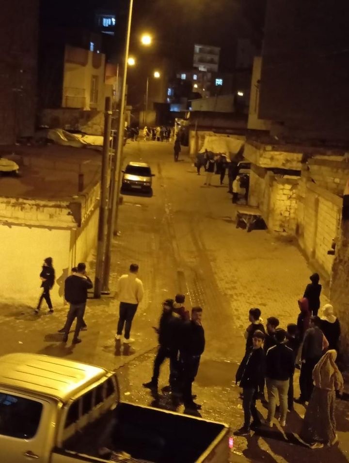 Diyarbakır'da husumetli aileler arasında silahlı kavga: 2 yaralı