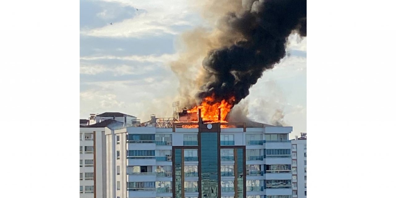 VİDEO - Kayapınar’daki binanın çatı katında korkutan yangın