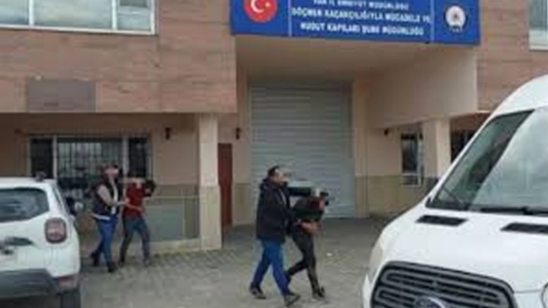 Van’da İnsan kaçakçısı yakalandı