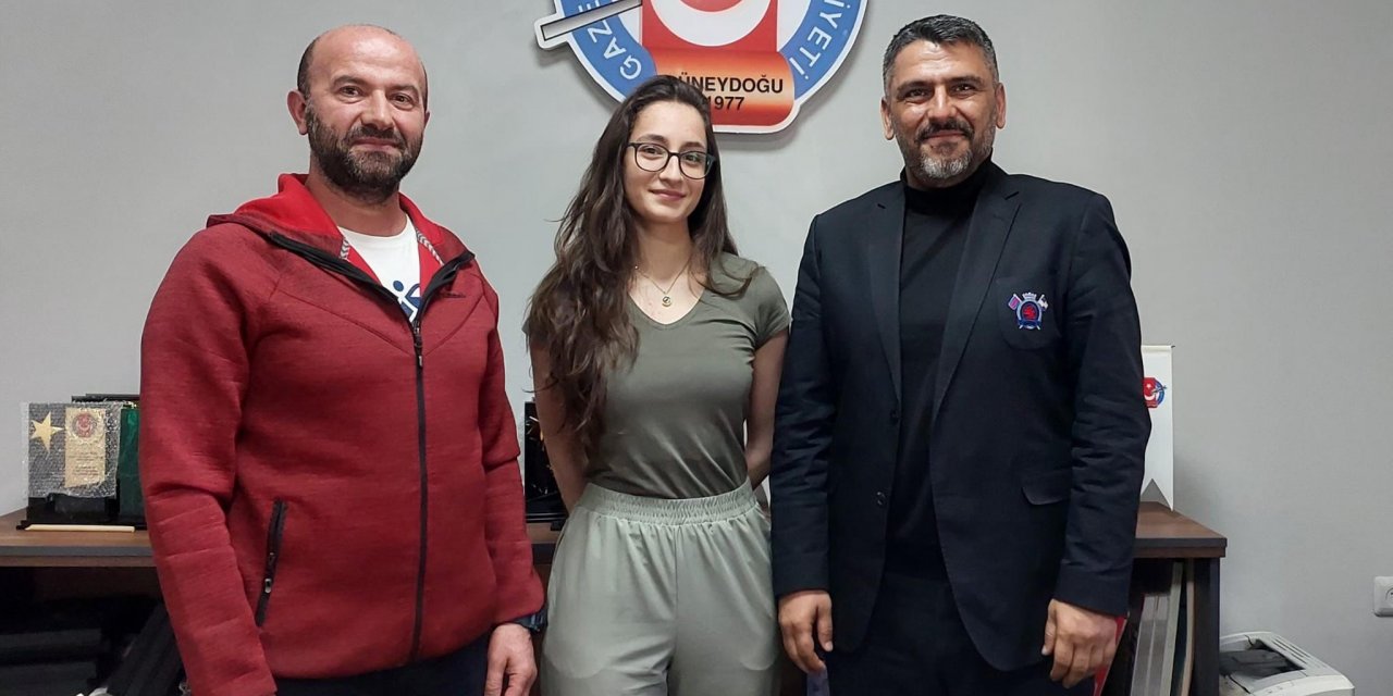 Karate Şampiyonu Kızılaslan ve Antrenörü GGC'yi Ziyaret Etti