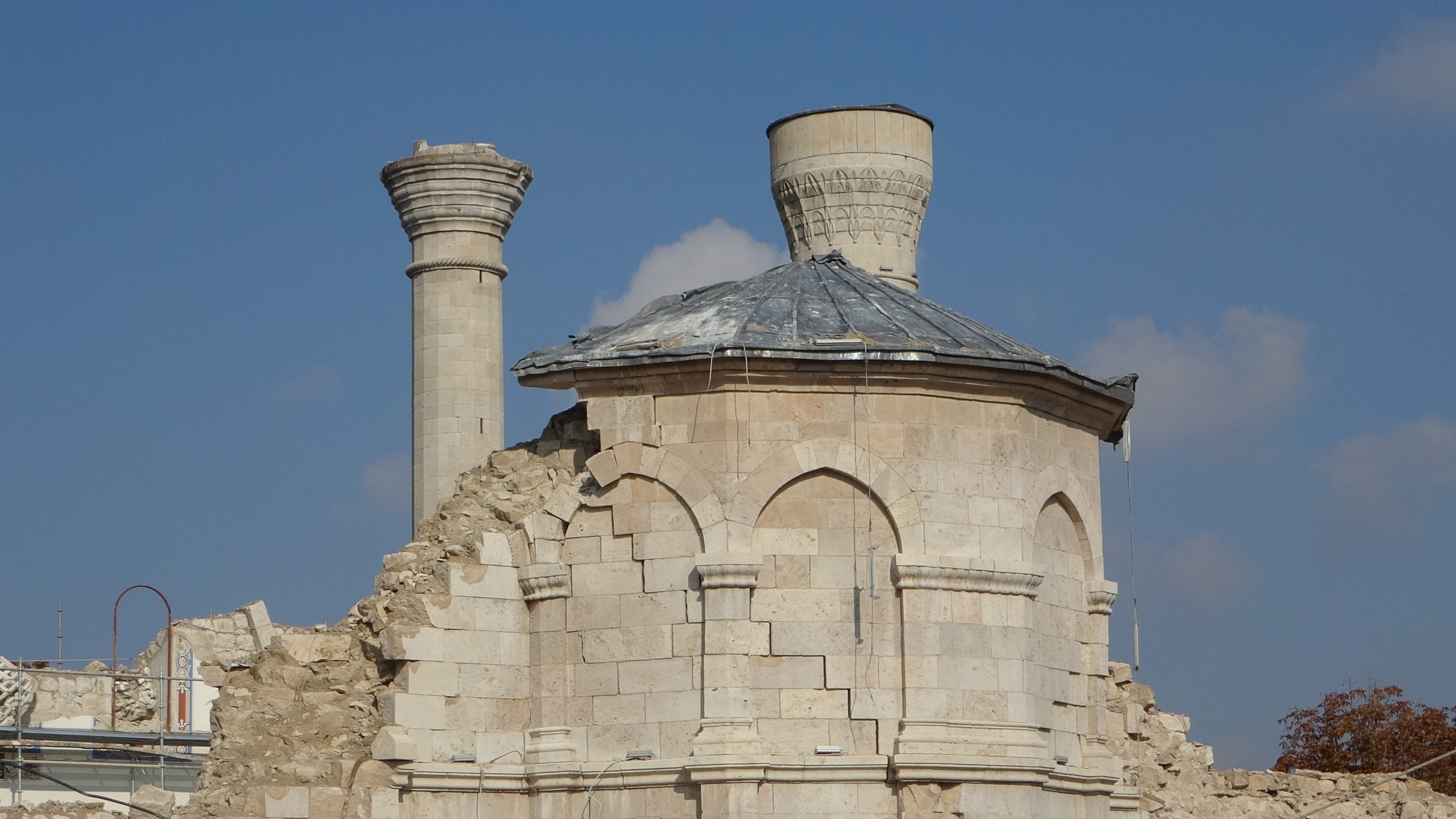 Depremden etkilenen 241 kültür varlığı koruma altında