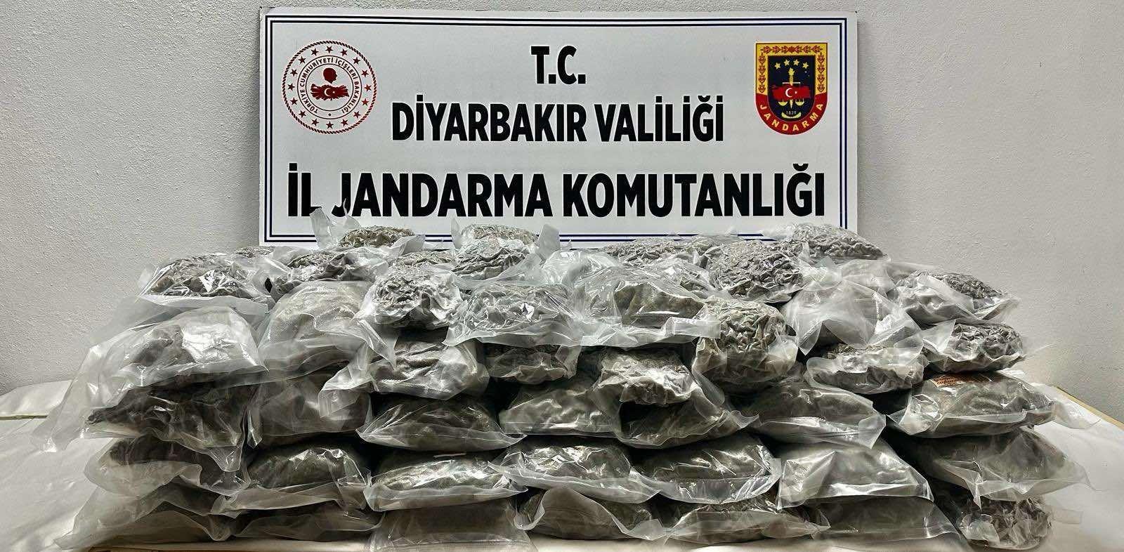 Diyarbakır’da 71 kilogram esrar ele geçirildi