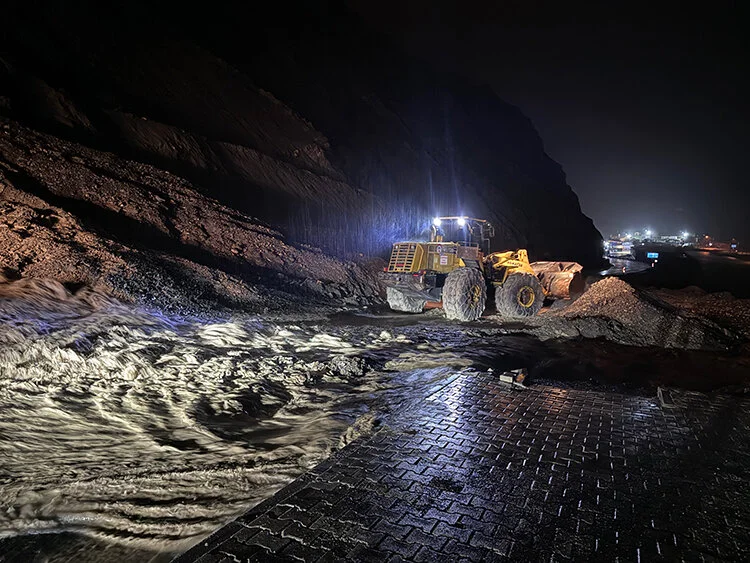 Hakkari-Van kara yolunda heyelan