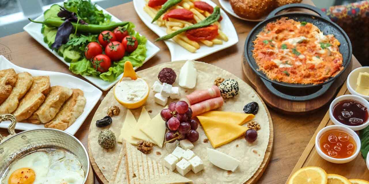 Bayram Kahvaltılarında Bu Hataları Sakın Yapmayın...İşte Bayram'da Sağlıklı ve Formda Kalmanın Püf Noktalar!