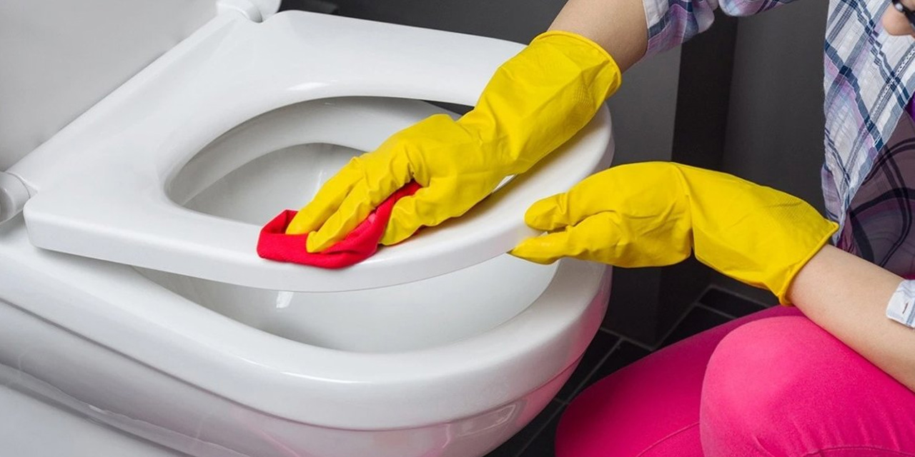 Klozet Kapağınızda Sarı Lekeler mi Var? İşte Sıradışı ve Etkili Yöntemlerle Anında Temizlik!