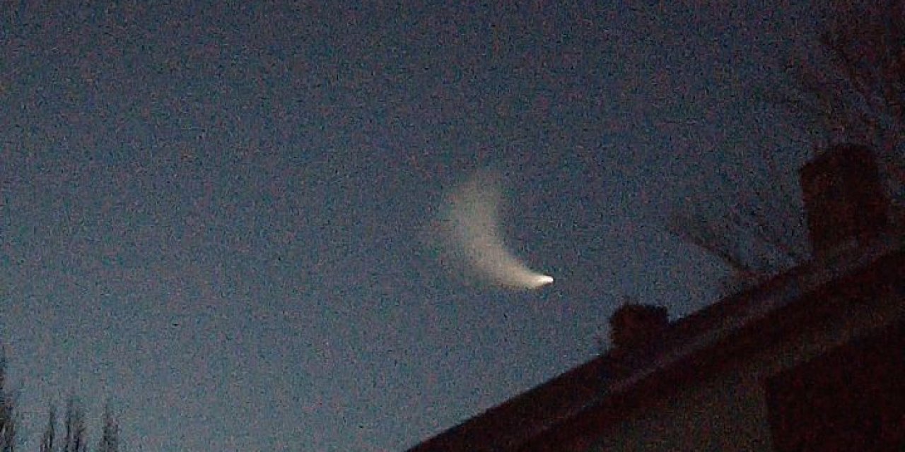 Gökyüzünde gizemli ışık görüldü