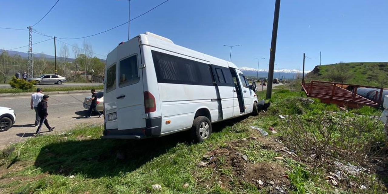 Bingöl’de trafik kazası: Yaralılar var!