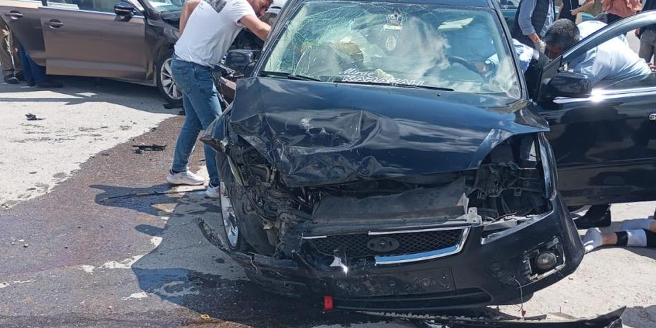 İki ayrı trafik kazasında 6 kişi yaralandı