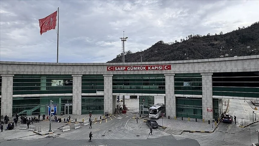 Sarp Sınırından 183 bin geçiş oldu