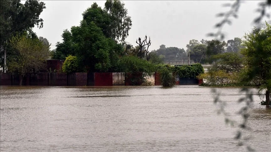 Pakistan'da şiddetli yağış ve yıldırımın bilançosu: 39 ölü