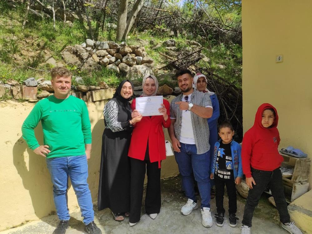 Sason'un ilk kadın muhtarı göreve başladı