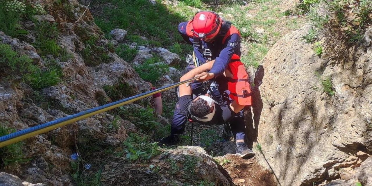 Petrol arama çalışmalarında bir işçi uçurumdan düştü