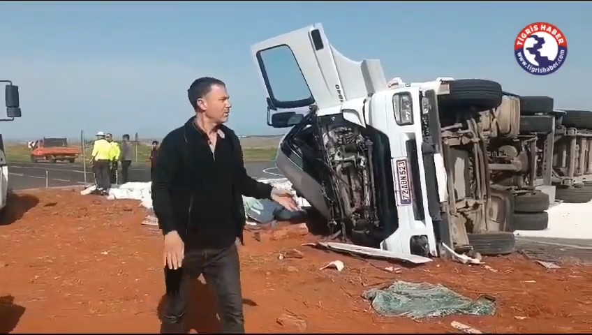 Diyarbakır Siverek yolunda TIR kazası!