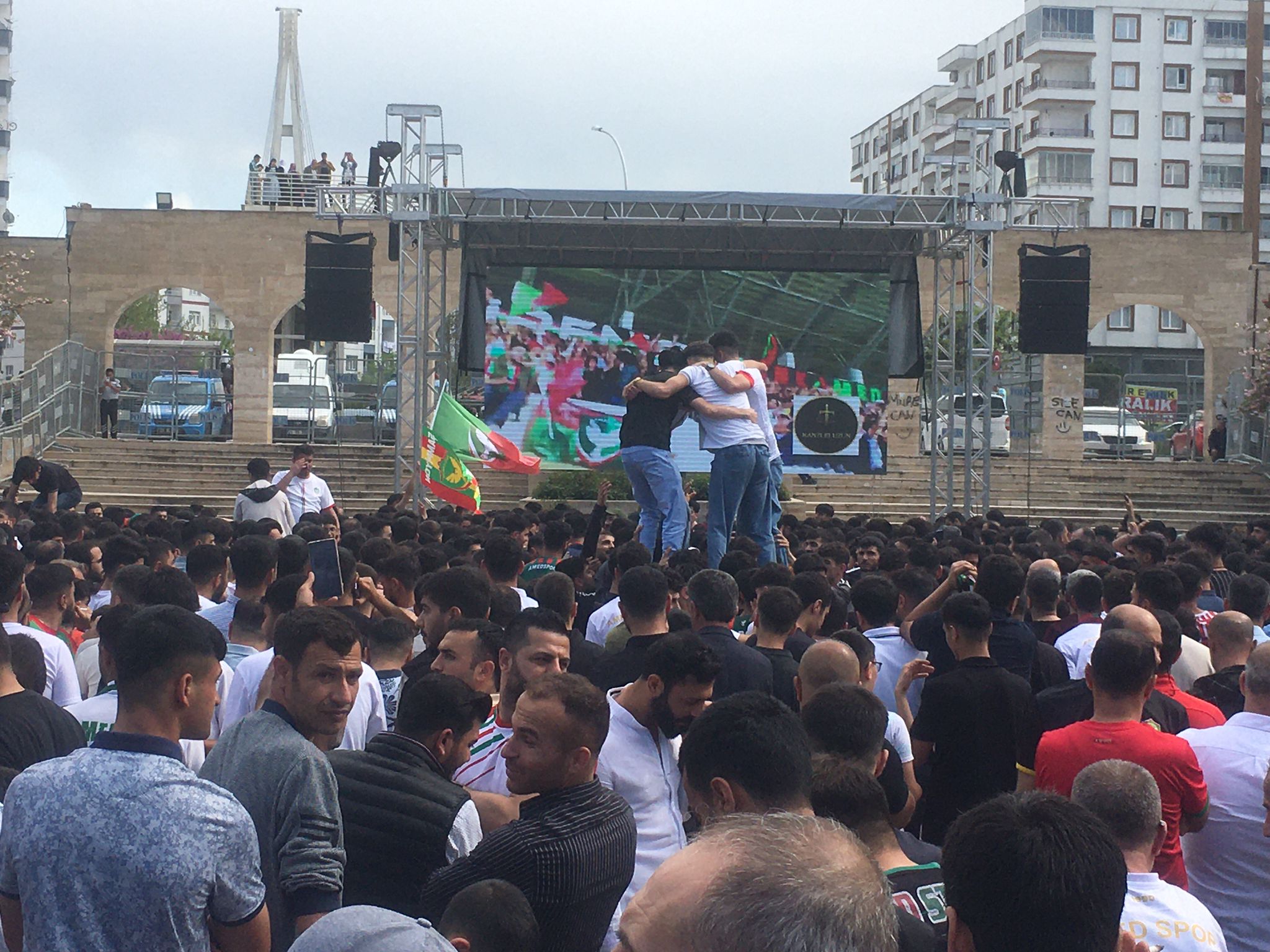 Amedspor-Iğdır  maçı için belediyeden dev ekran