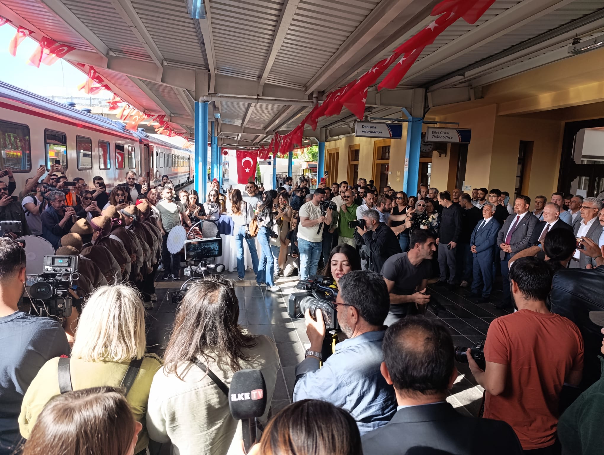 VİDEO - Diyarbakır'a trenle ilk turist kafilesi geldi