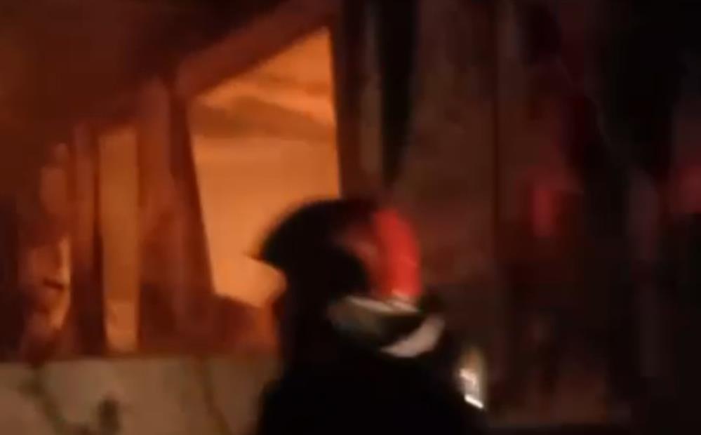 Yangın faciası: Konteynerde uyuyan kişi yanarak hayatını kaybetti!