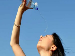 Sıcak havalarda su ve tuz kaybına dikkat!