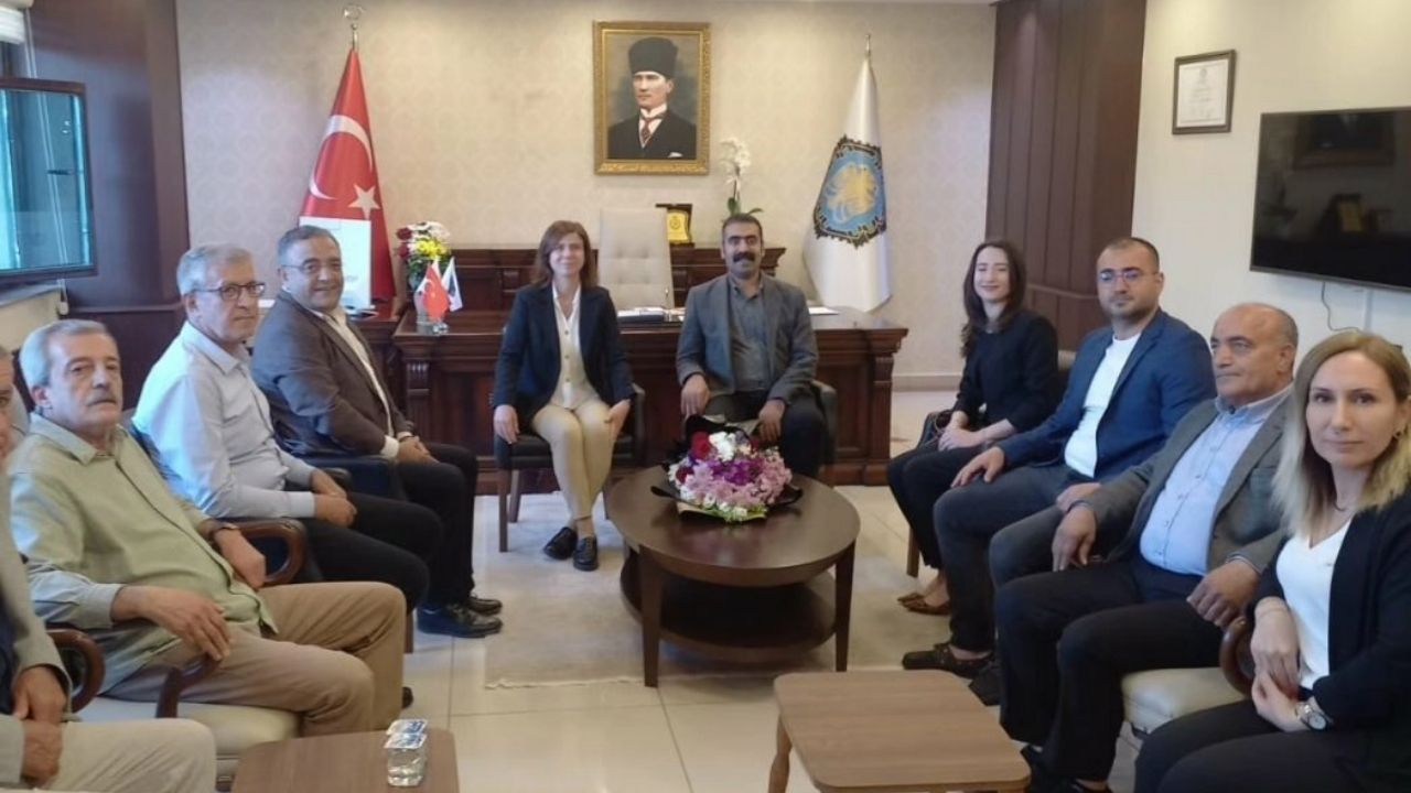 Tanrıkulu'ndan bayrak mesajı: Ayıptır ayıp!