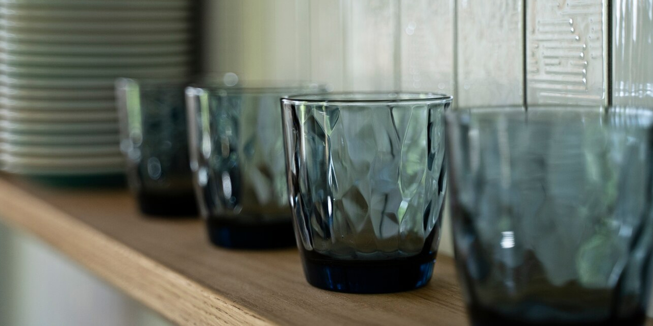 Çizilmiş Bardaklarınızı Yepyeni Gibi Yapmanın 7 Sihirli Yolu