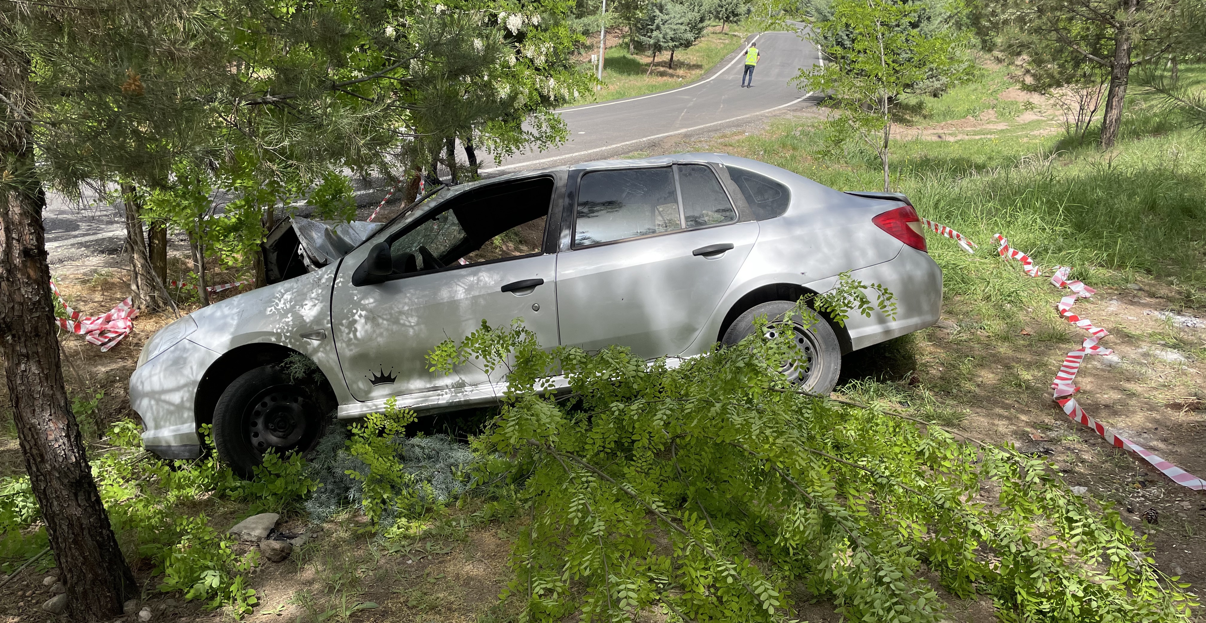 Diyarbakır'da otomobil devrildi: 3 yaralı
