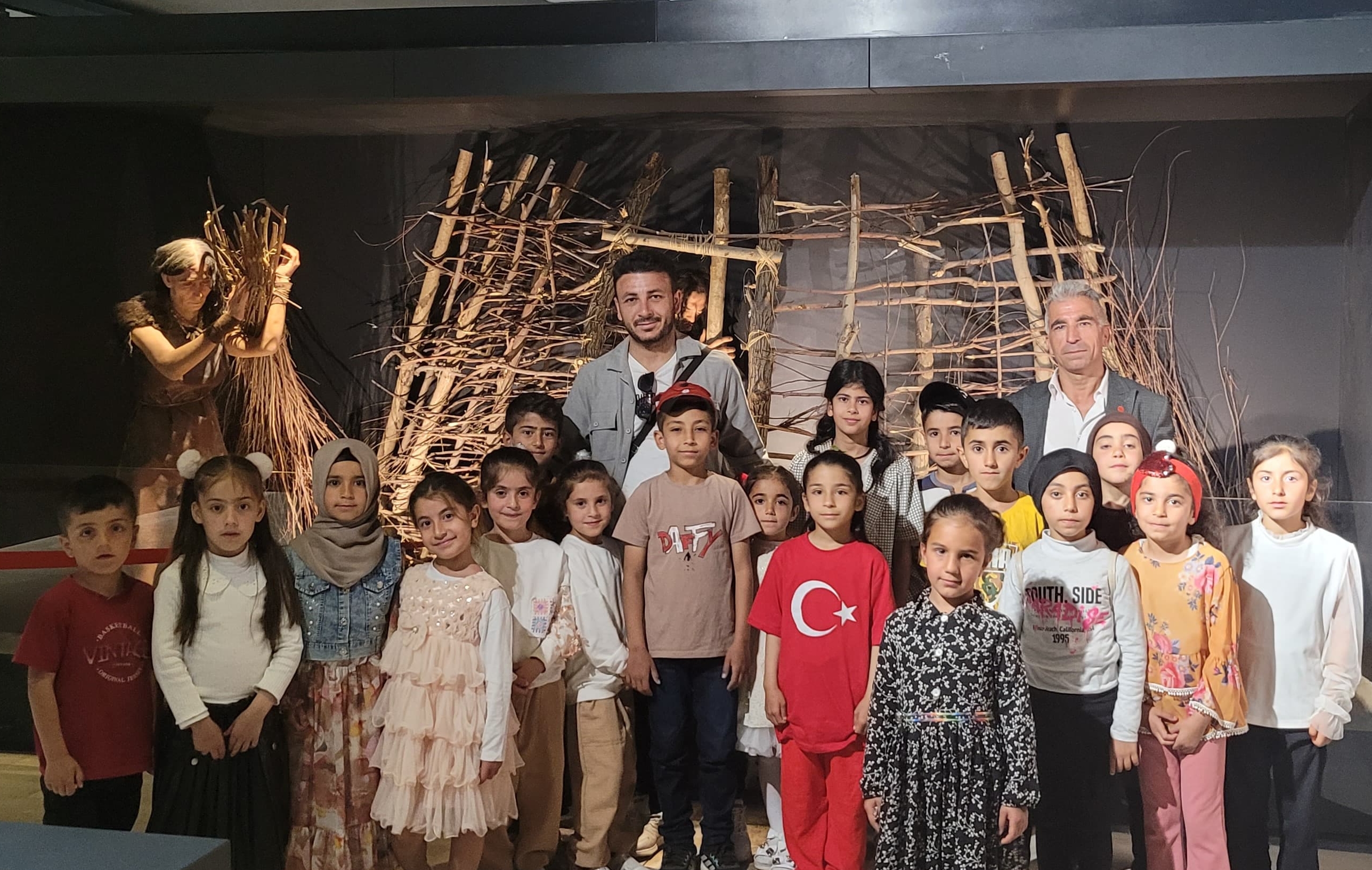 İlkokul öğrencileri Hasankeyf'i gezdi